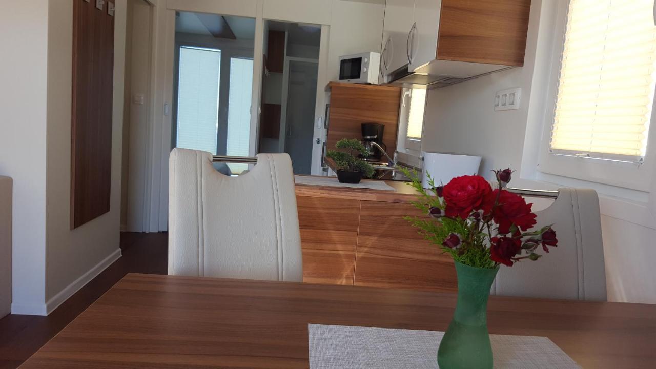 Hausboot Pula - Floating House Water Lily Hotel Luaran gambar