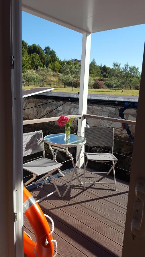 Hausboot Pula - Floating House Water Lily Hotel Luaran gambar